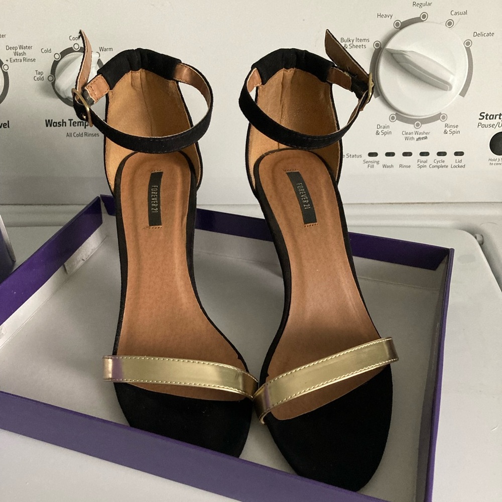 Gold and white heels!